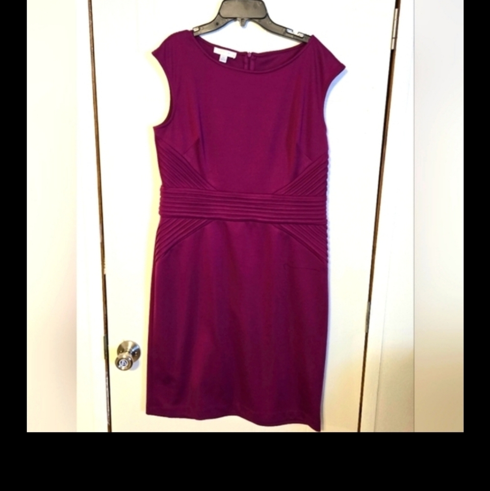 London Times. Dress. 117 - Picture 1 of 4